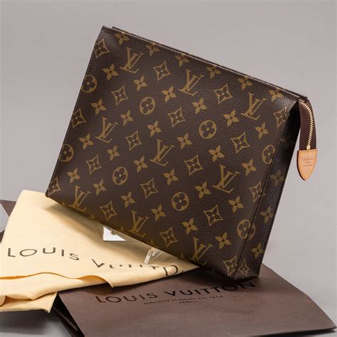 louis vuitton 26 toiletry bag|Louis Vuitton toiletry hard case.